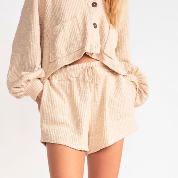 Free People Beach oasis Beige (au lait) Women's Shorts size XS. - Picture 1 of 9